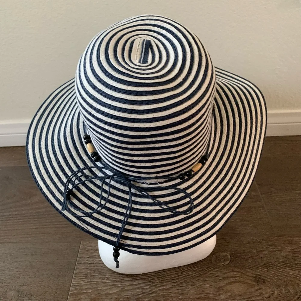 100% straw hat